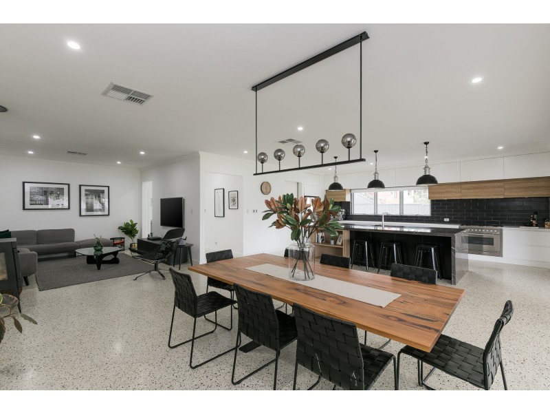 25 Orangedale Road, Lesmurdie WA 6076