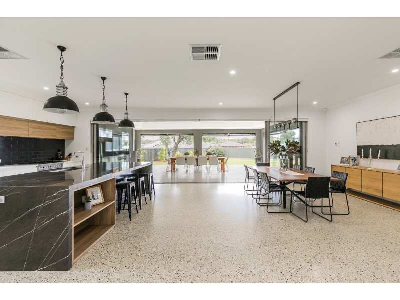 25 Orangedale Road, Lesmurdie WA 6076