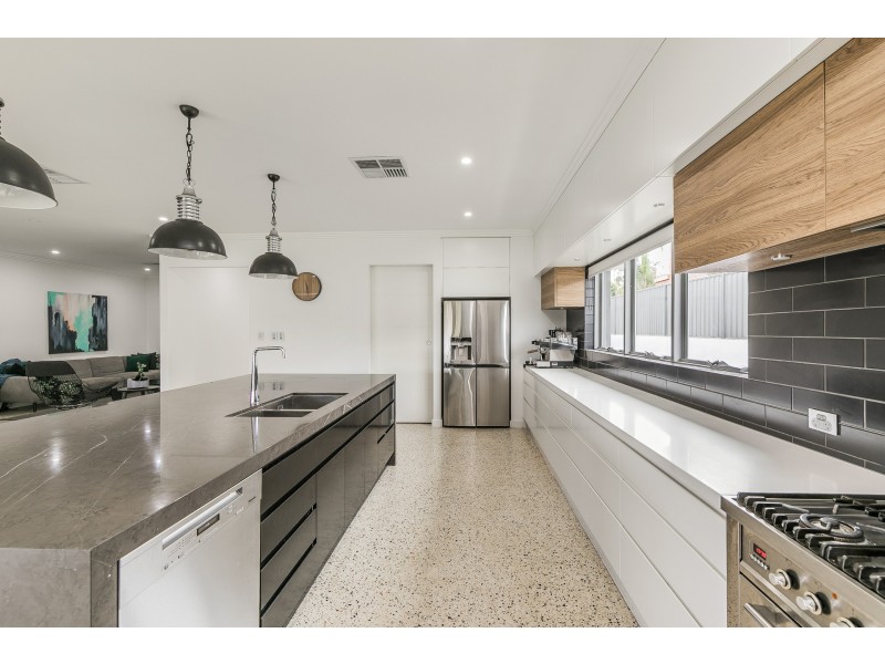 25 Orangedale Road, Lesmurdie WA 6076