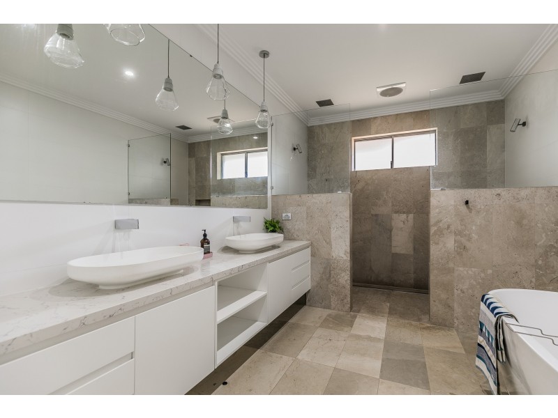 25 Orangedale Road, Lesmurdie WA 6076