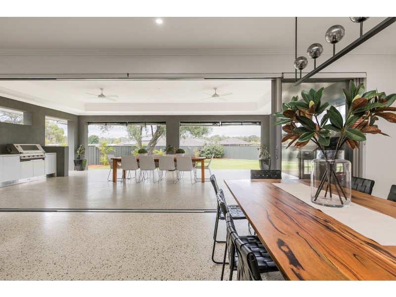25 Orangedale Road, Lesmurdie WA 6076