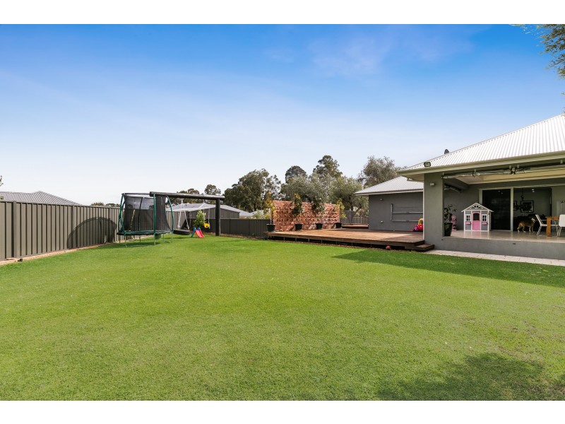 25 Orangedale Road, Lesmurdie WA 6076