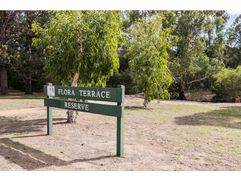 25 Orangedale Road, Lesmurdie WA 6076