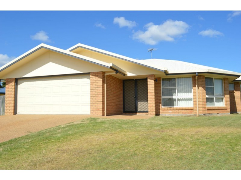 33 Seonaid Place, Gracemere QLD 4702