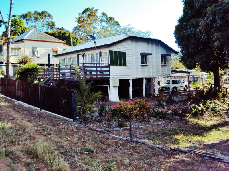 36 East Street, Mount Morgan QLD 4714