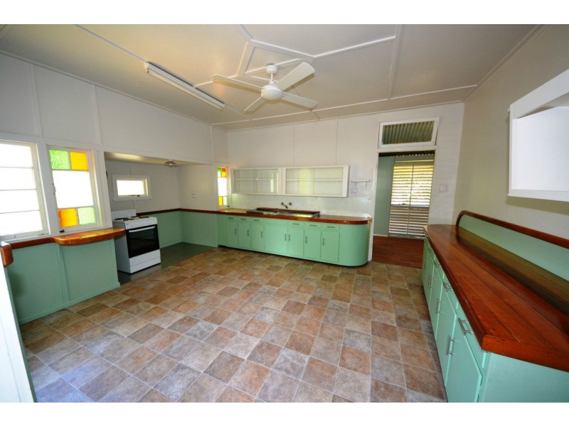 99 Nobbs Street, Berserker QLD 4701