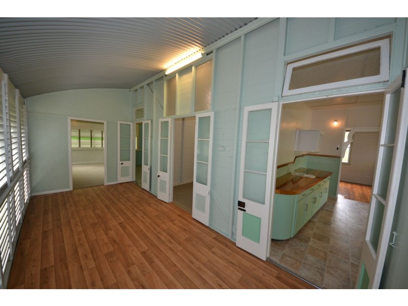 99 Nobbs Street, Berserker QLD 4701