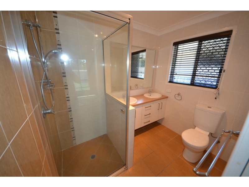 64 Corella Drive, Gracemere QLD 4702