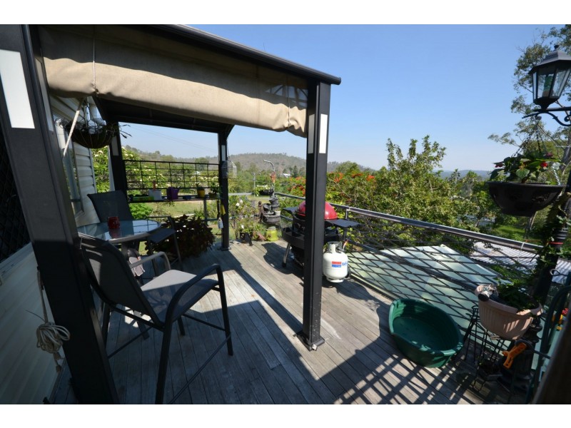 32 Crown Street, Mount Morgan QLD 4714