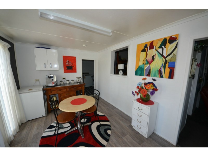 32 Crown Street, Mount Morgan QLD 4714