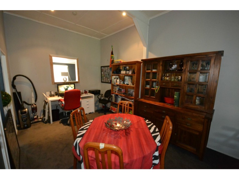 32 Crown Street, Mount Morgan QLD 4714