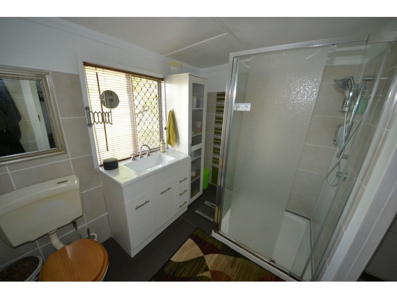 32 Crown Street, Mount Morgan QLD 4714