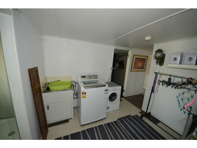 32 Crown Street, Mount Morgan QLD 4714