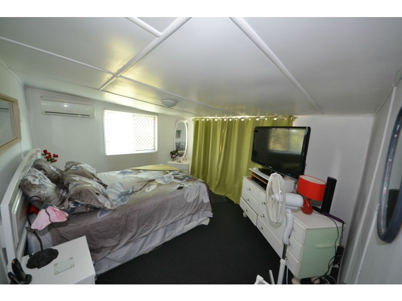 32 Crown Street, Mount Morgan QLD 4714