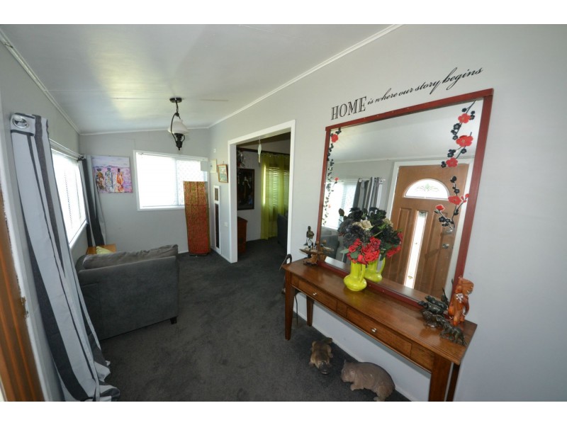 32 Crown Street, Mount Morgan QLD 4714