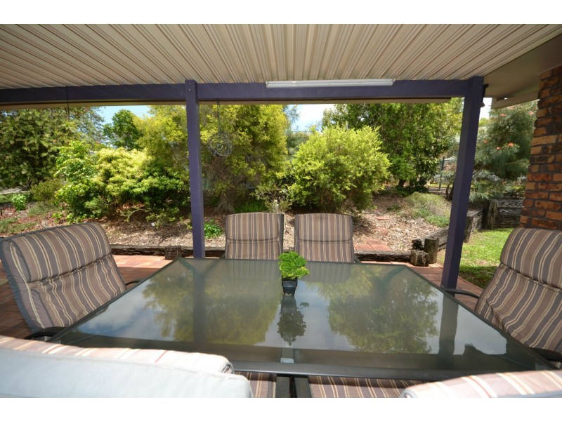 11 Blyth Avenue, Gracemere QLD 4702
