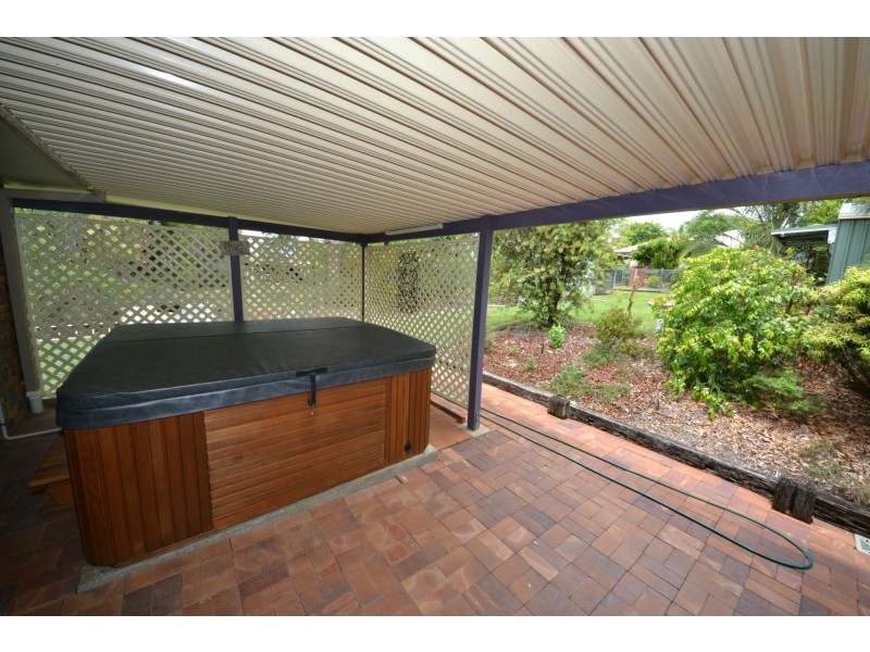 11 Blyth Avenue, Gracemere QLD 4702