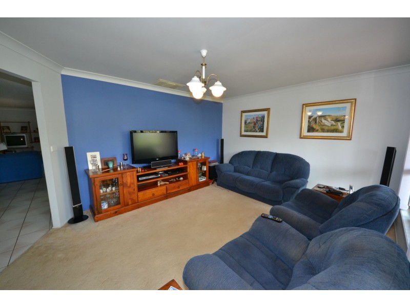 11 Blyth Avenue, Gracemere QLD 4702