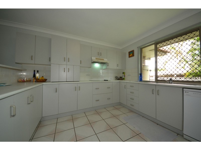 11 Blyth Avenue, Gracemere QLD 4702