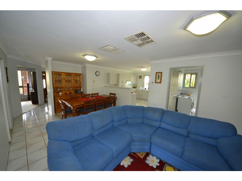 11 Blyth Avenue, Gracemere QLD 4702