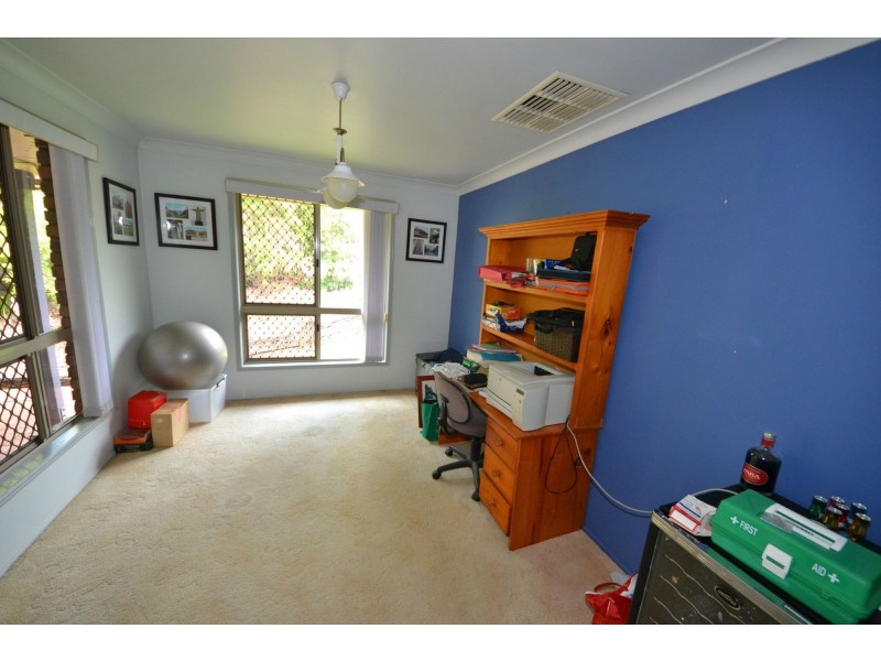 11 Blyth Avenue, Gracemere QLD 4702