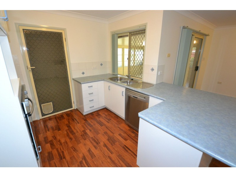 16 Deakin Close, Gracemere QLD 4702