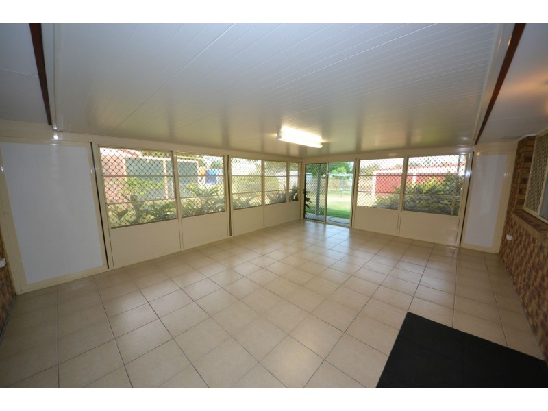 16 Deakin Close, Gracemere QLD 4702