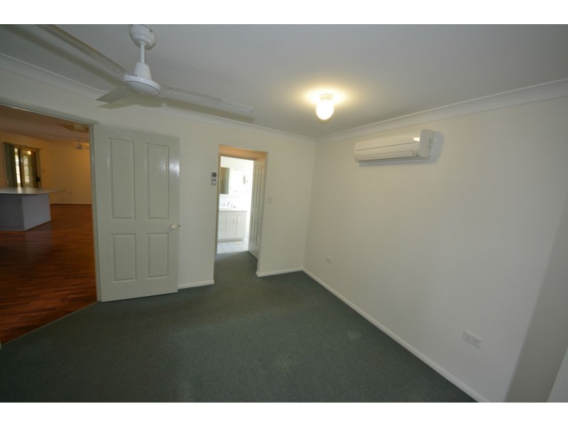 16 Deakin Close, Gracemere QLD 4702