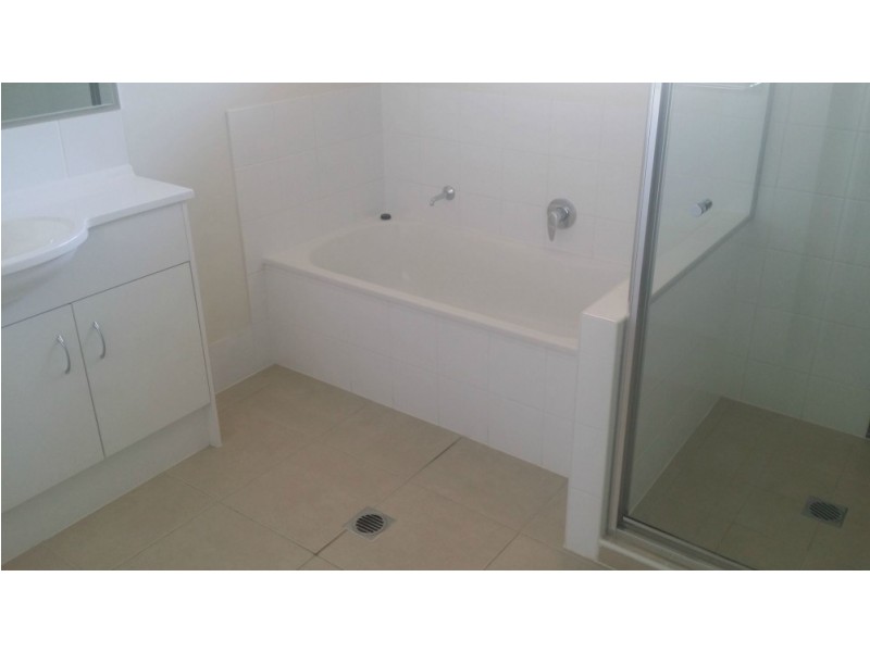 8 Belltrees Avenue, Gracemere QLD 4702