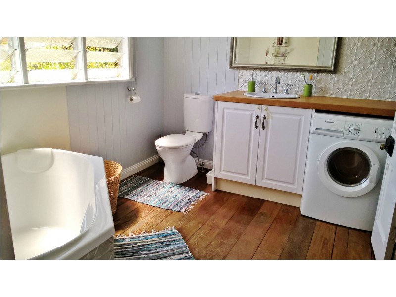 169 East Street South, Mount Morgan QLD 4714