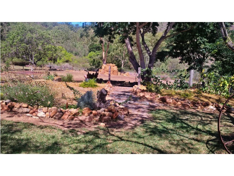 169 East Street South, Mount Morgan QLD 4714
