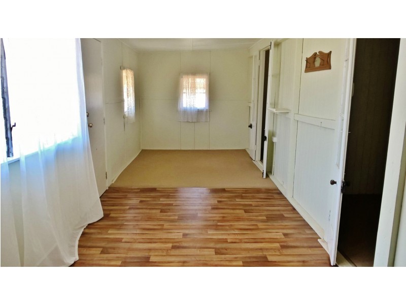 7 George Street, Wowan QLD 4702