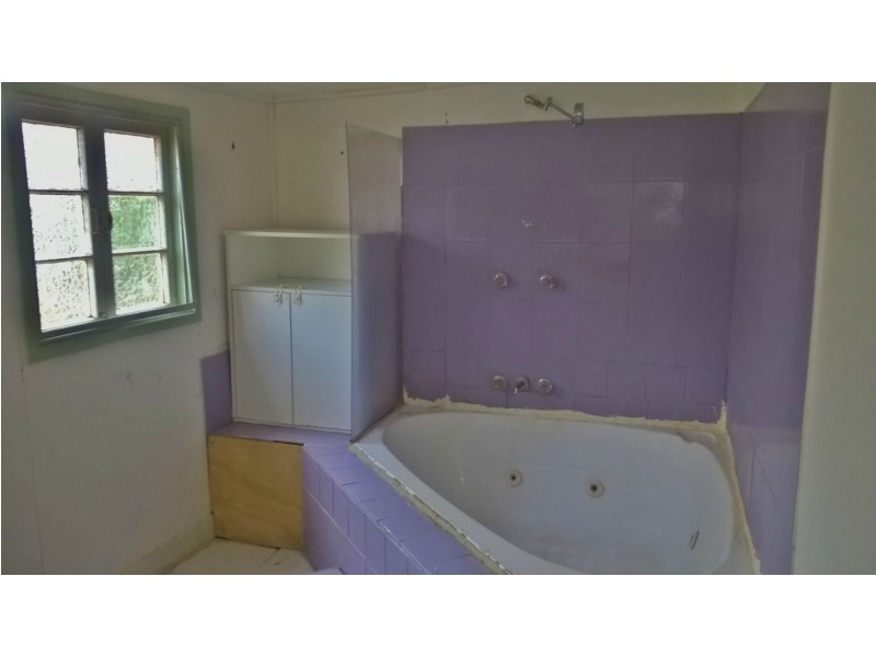102 Gordon Lane, Mount Morgan QLD 4714