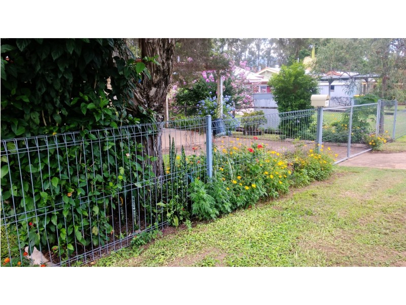 26 Glen Gordon Street, Mount Morgan QLD 4714