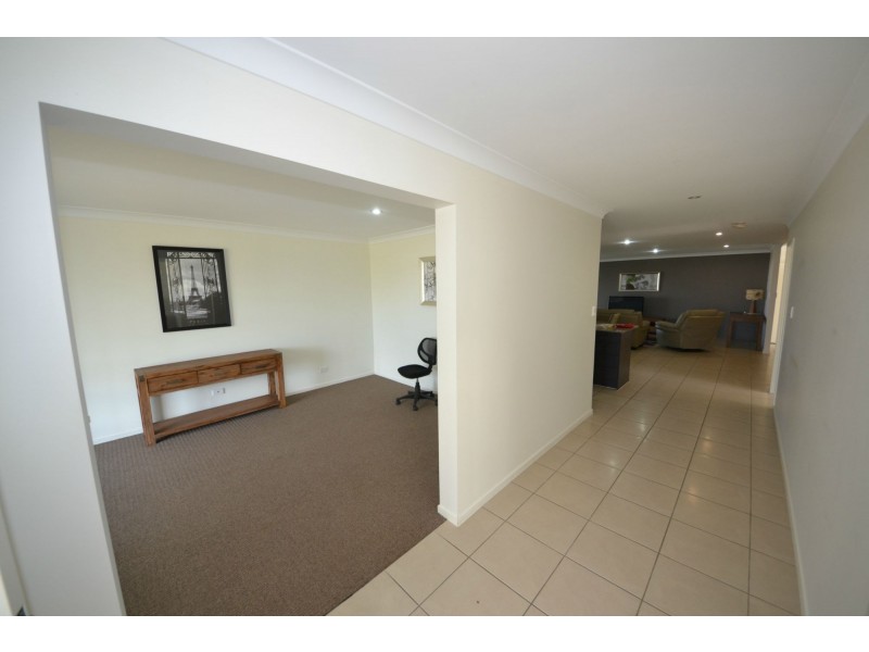 23 Tawarra Crescent, Gracemere QLD 4702