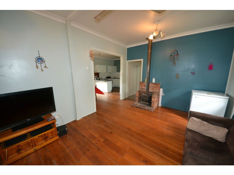 60 Moonmera Street, Kabra QLD 4702