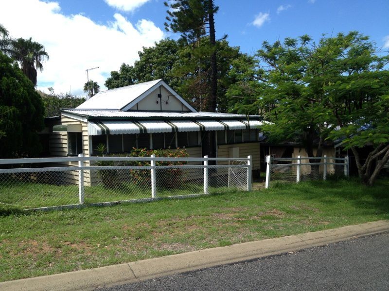 8 Queen Street, Mount Morgan QLD 4714