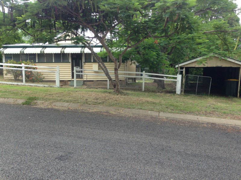 8 Queen Street, Mount Morgan QLD 4714