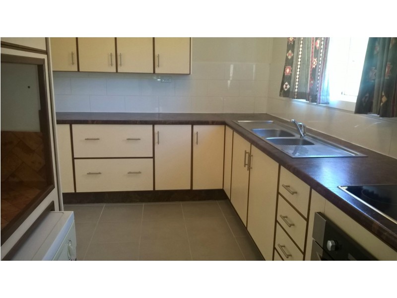 10 Clarence Street, Mount Morgan QLD 4714