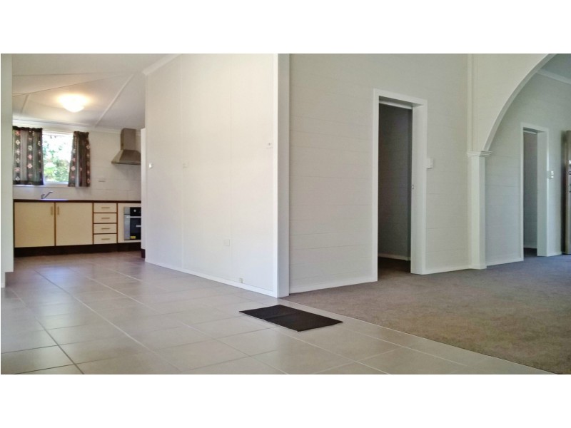 10 Clarence Street, Mount Morgan QLD 4714