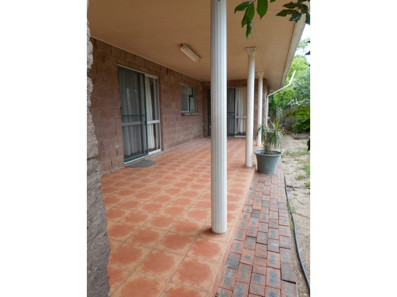 8 Sydney King Close, Gracemere QLD 4702