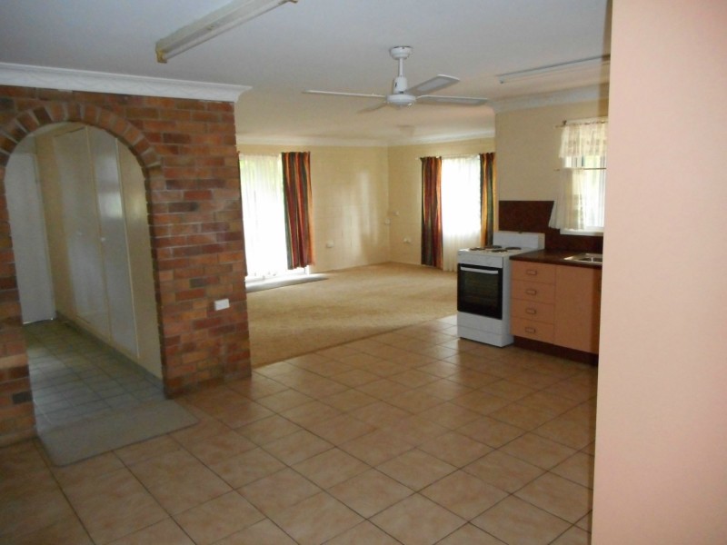 8 Sydney King Close, Gracemere QLD 4702