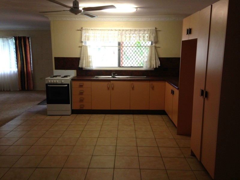 8 Sydney King Close, Gracemere QLD 4702