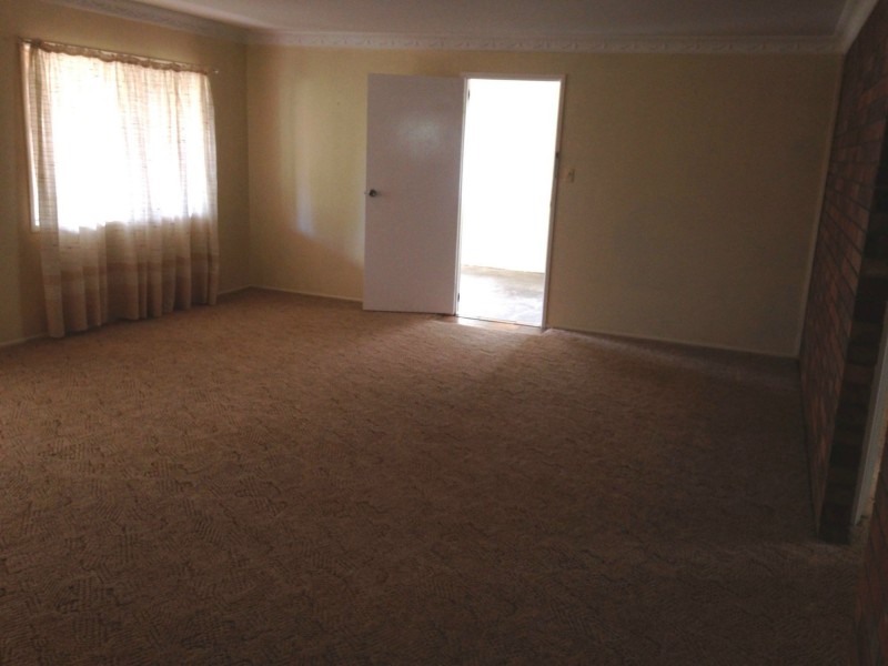 8 Sydney King Close, Gracemere QLD 4702