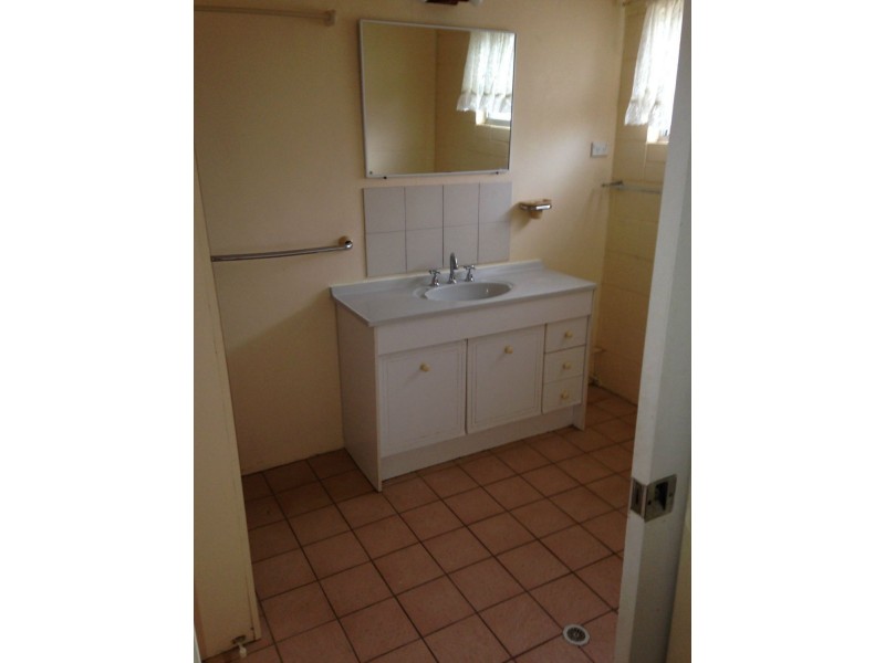 8 Sydney King Close, Gracemere QLD 4702