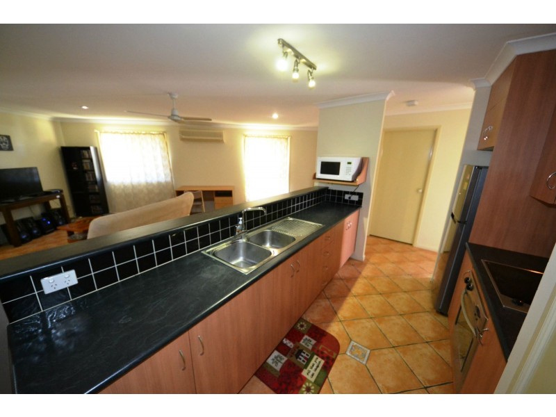 11 Anna Street, Gracemere QLD 4702