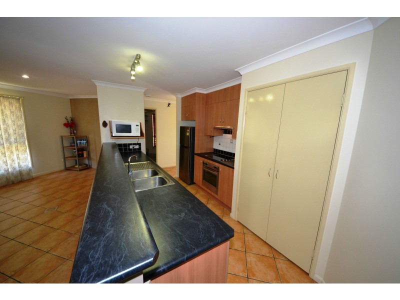 11 Anna Street, Gracemere QLD 4702
