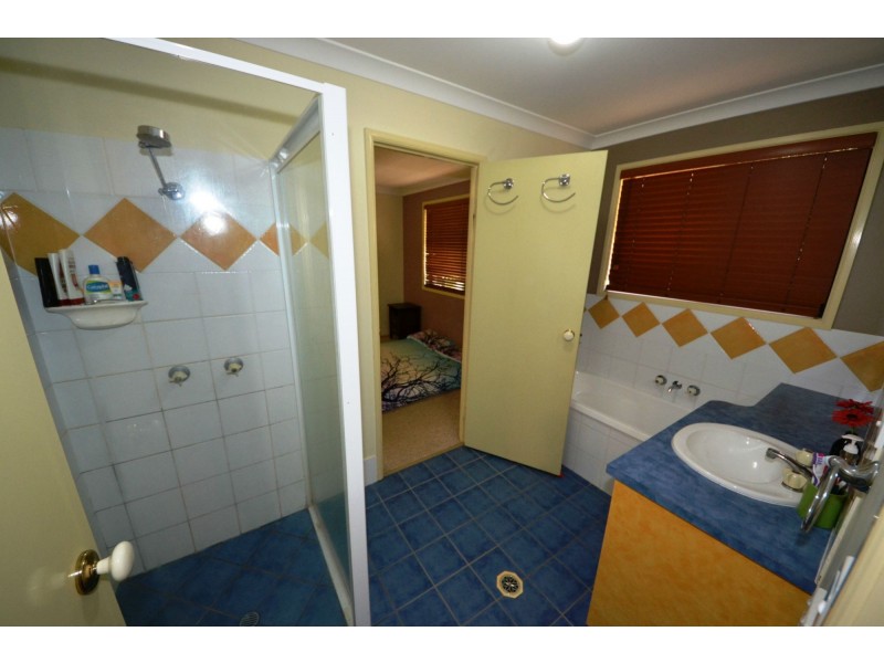 11 Anna Street, Gracemere QLD 4702