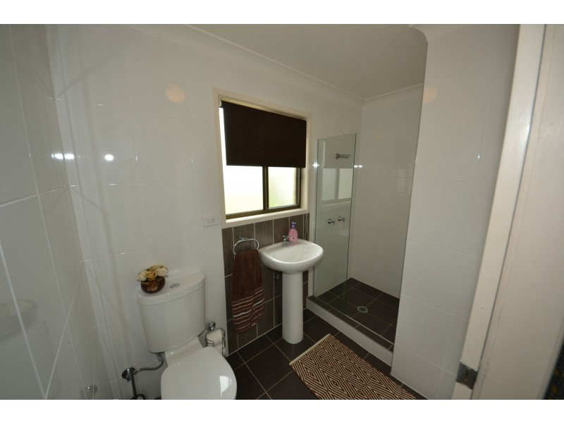3 Clara Place, Gracemere QLD 4702
