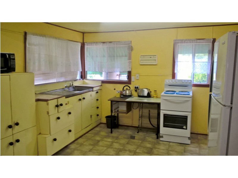 4 Boundary Street, Mount Morgan QLD 4714